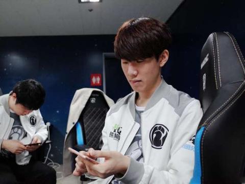 NAVI, Spirit , Vitality , 和 Mouz 收到 IEM 成都 2025 的邀请