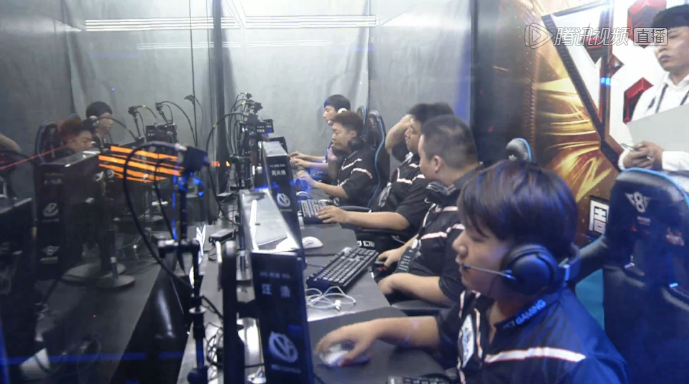 【前瞻】2025LPL春季赛 JDG vs OMG，JDG盼完美收官战